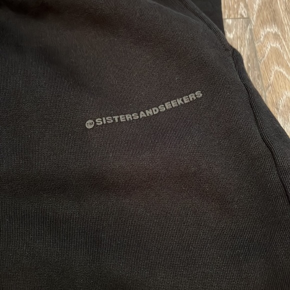 SISTERS AND SEEKERS GEAR SWEATPANTS IN ROAD - Picture 5 of 10